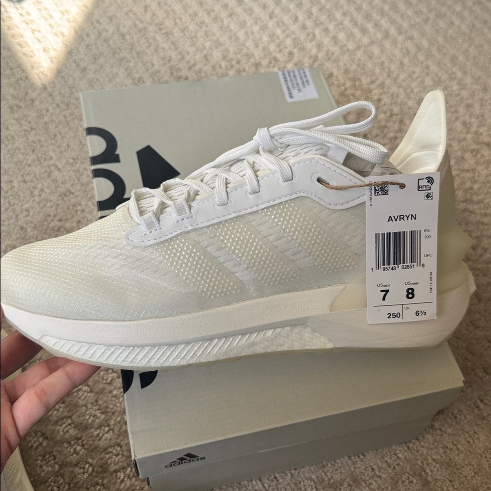 Adidas Avryn Running Shoes HP5972 White Unisex Men’s 7 Women’s 8 NIB